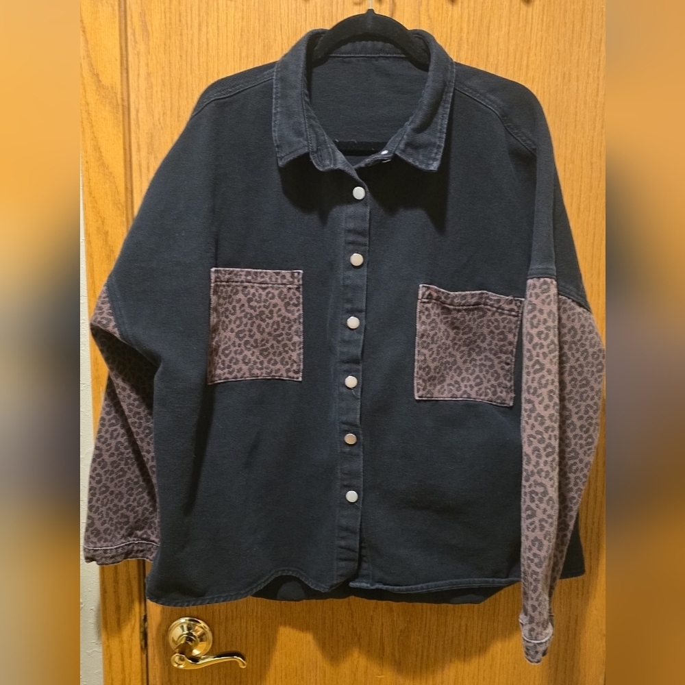 2XL Black Denim Jacket With Brown Black Leopard Pockets & Sleeves Excellent